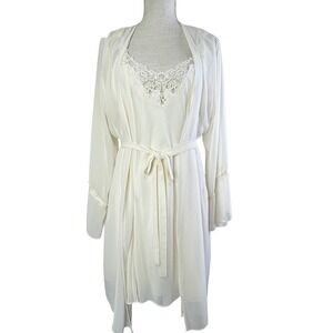 Valerie Stevens Intimates‎ Chemise and Robe Small Cream
